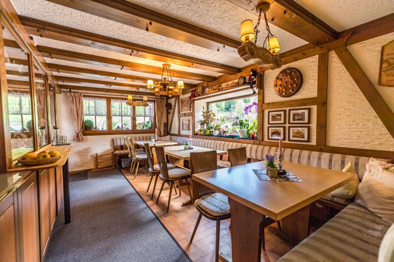 Haus Erika Hotell Wieden Exteriör bild