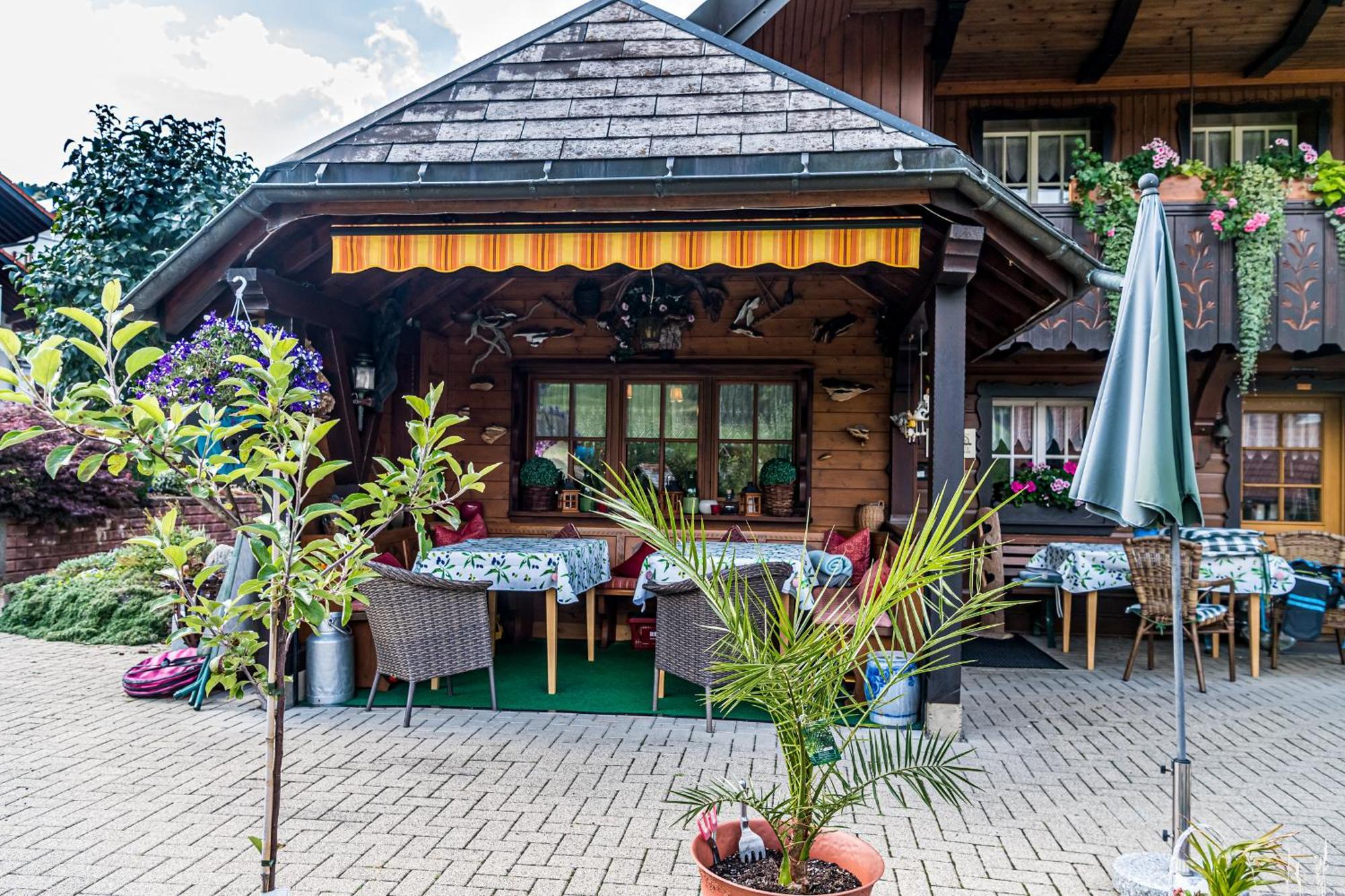 Haus Erika Hotell Wieden Exteriör bild